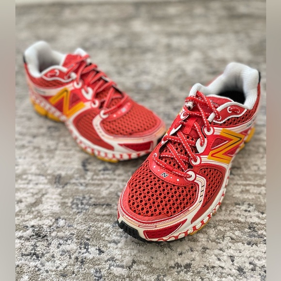 NEW Run Disney x New Balance Minnie Mouse Sneakers Womens Size 11 Red RARE - Picture 4 of 13